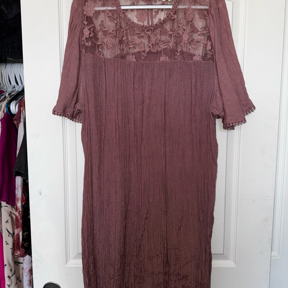 Indigo Rose Embroidered Lace Top in Dusty Mauve